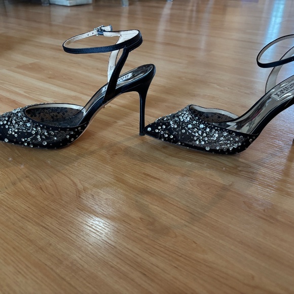 BADGLEY MISCHKA BLACK SATIN RHINESTONE BEADS ANKLE STRAP HEELS LIKE NEW 8 - Picture 7 of 10